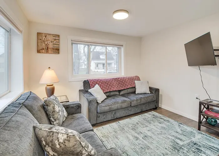 Dog-friendly < 1 Mi To Downtown Fargo! Holiday home *